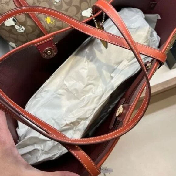 New Coach X Peanuts City Tote In With Snoopy Woodstock - Picture 4 of 7